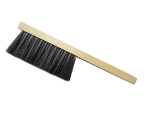 Щетка-сметка 3-х рядная деревянная ручка